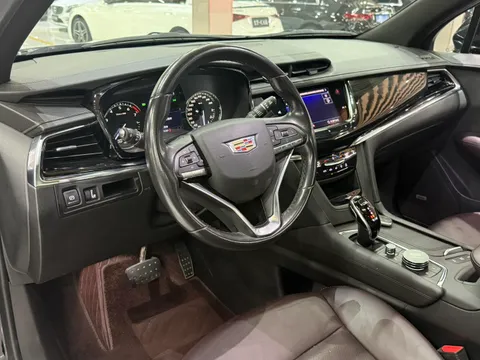 Cadillac XT6