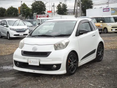 Toyota iQ