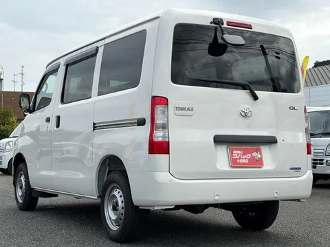 Toyota TownAce Van