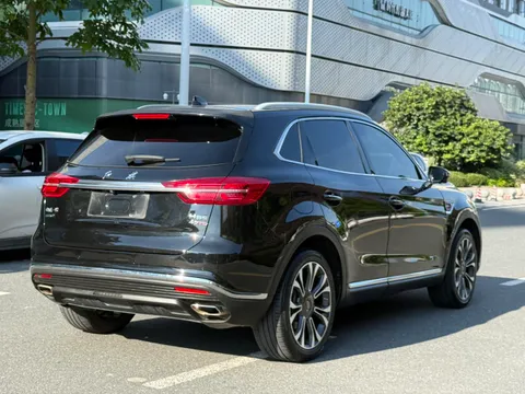 Hongqi HS5
