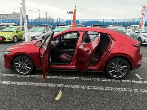 Mazda MAZDA3 Fastback