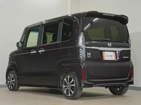 Honda N-BOX Custom
