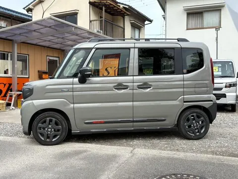 Suzuki Spacia Gear