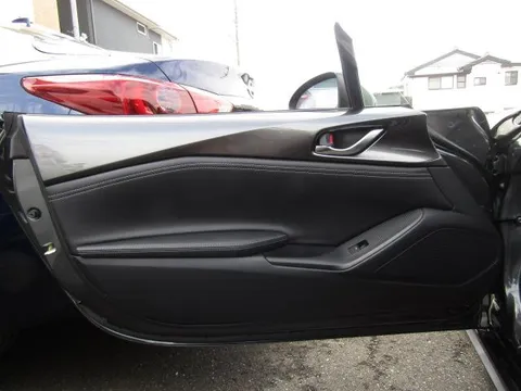 Mazda MX-5 (Roadster)