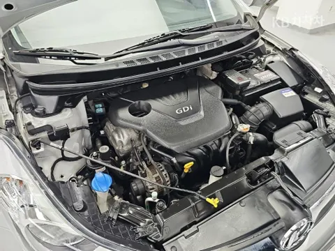 Hyundai Elantra (Avante)