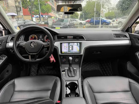 Volkswagen Lamando