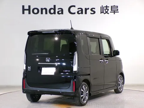 Honda N-BOX Custom