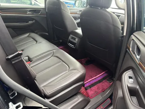 Roewe RX8