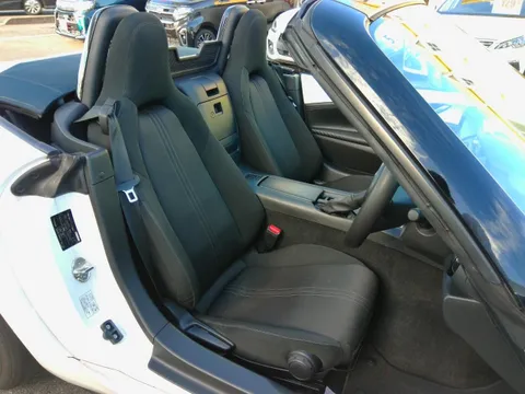 Mazda MX-5 (Roadster)