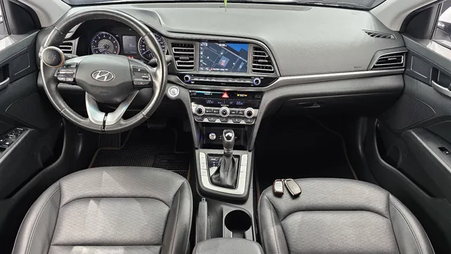 Hyundai Elantra (Avante)