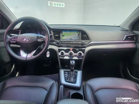 Hyundai Elantra (Avante)