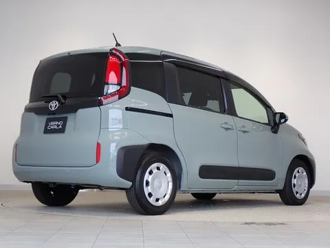 Toyota Sienta