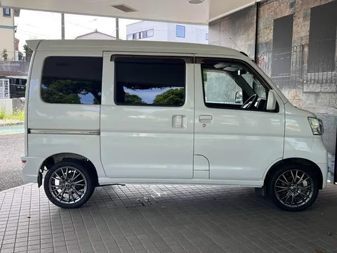 Toyota Pixis Van