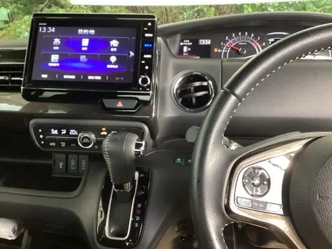 Honda N-BOX Custom