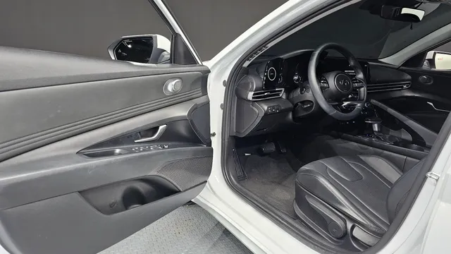 Hyundai Elantra (Avante)