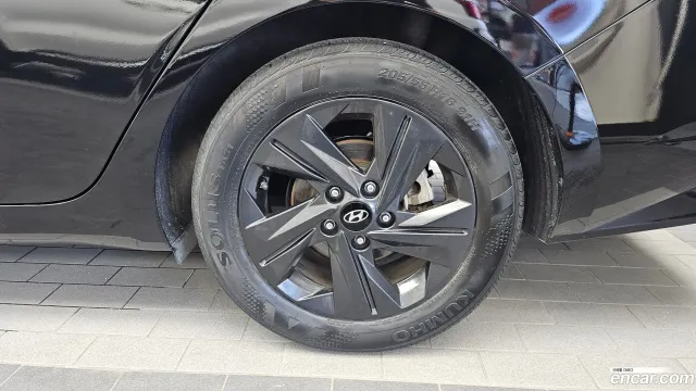Hyundai Elantra (Avante)