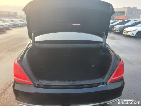 Genesis G90 (EQ900)