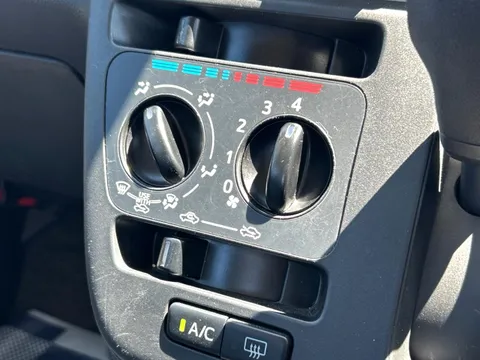 Daihatsu Mira Tocot