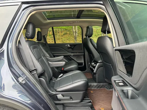 Lincoln Aviator