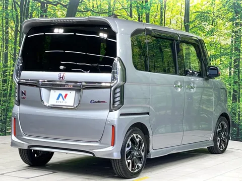 Honda N-BOX Custom