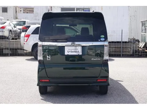 Honda N-BOX Custom