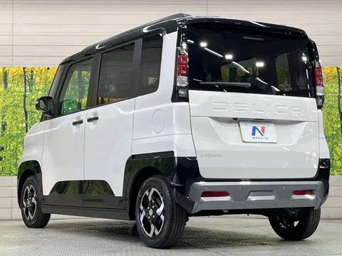 Mitsubishi Delica Mini