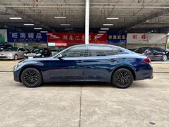 Infiniti Q70