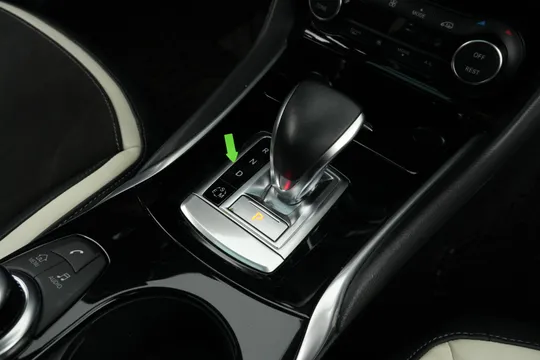 Infiniti Q30