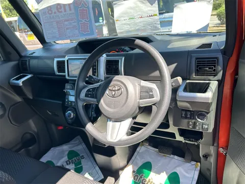 Toyota Pixis Mega