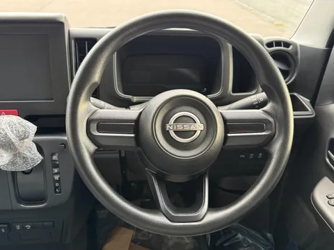 Nissan Clipper Van