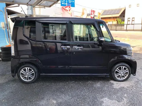Honda N-BOX Plus Custom