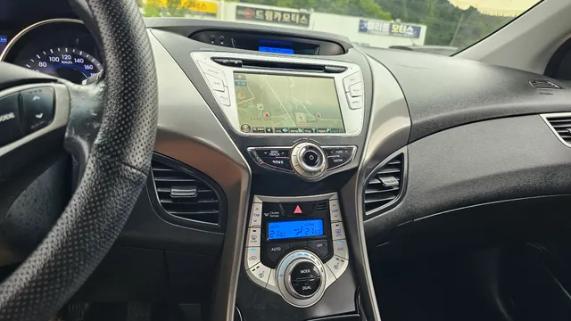 Hyundai Elantra (Avante)