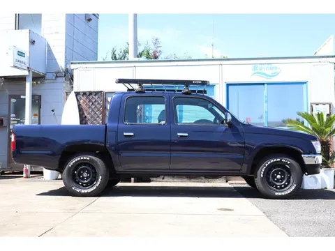 Toyota Hilux Sports Pick Up