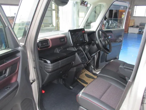 Suzuki Spacia Custom