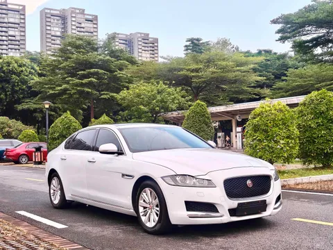 Jaguar XFL