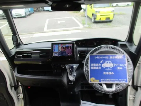 Honda N-BOX Custom