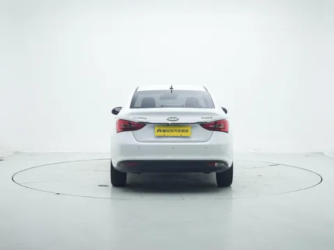 Chery Arrizo 5
