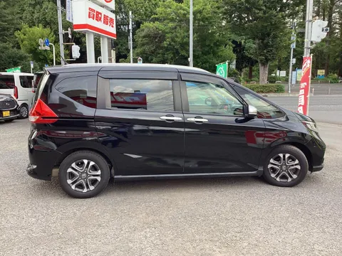 Honda Freed Plus