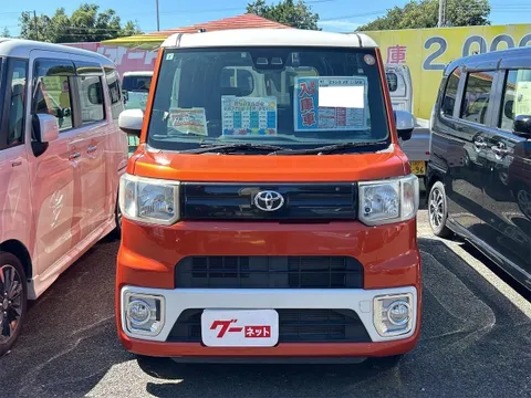 Toyota Pixis Mega