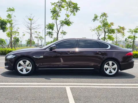 Jaguar XFL
