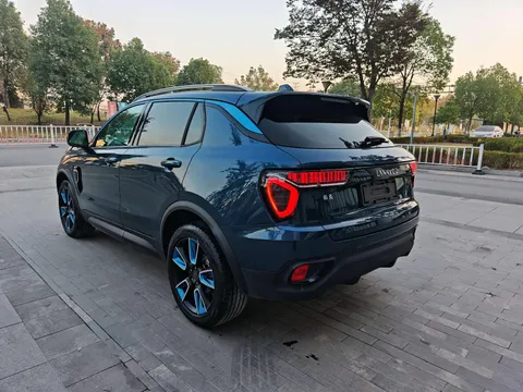 Lynk & Co 01