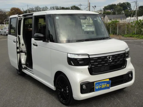 Honda N-BOX Custom