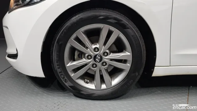 Hyundai Elantra (Avante)
