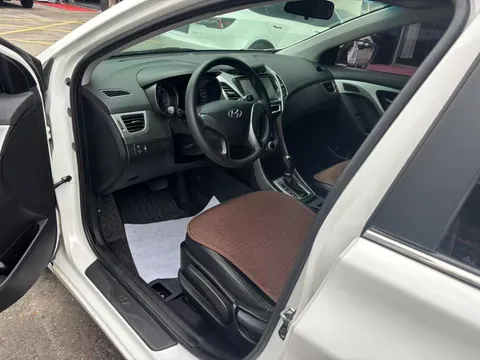 Hyundai Elantra (Avante)