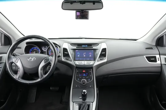 Hyundai Elantra (Avante)