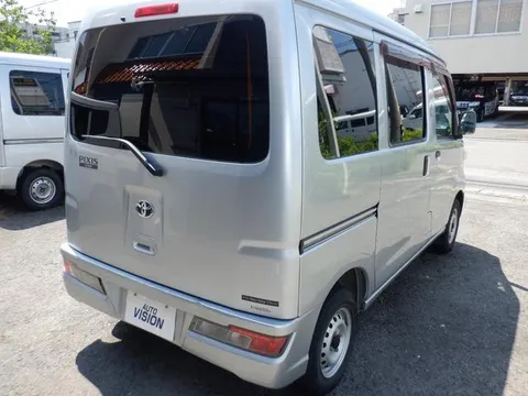 Toyota Pixis Van