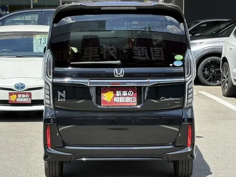 Honda N-BOX Custom