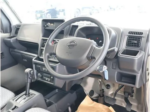 Nissan Clipper Truck