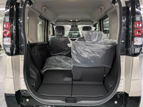 Mitsubishi Delica Mini