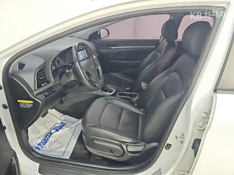 Hyundai Elantra (Avante)